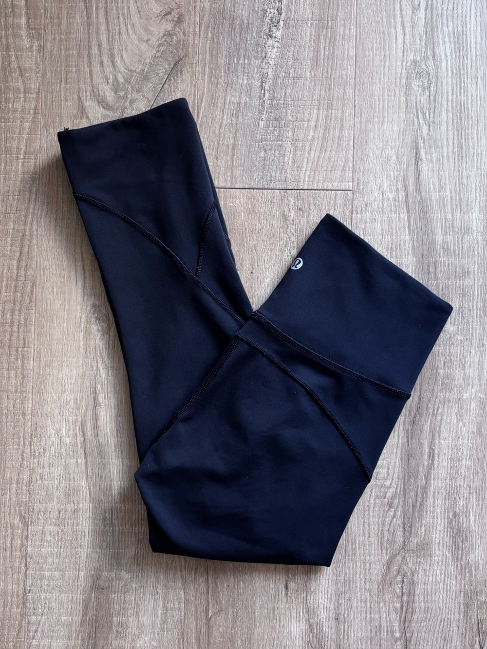 Lululemon In Movement Crop *Everlux 19" in Black